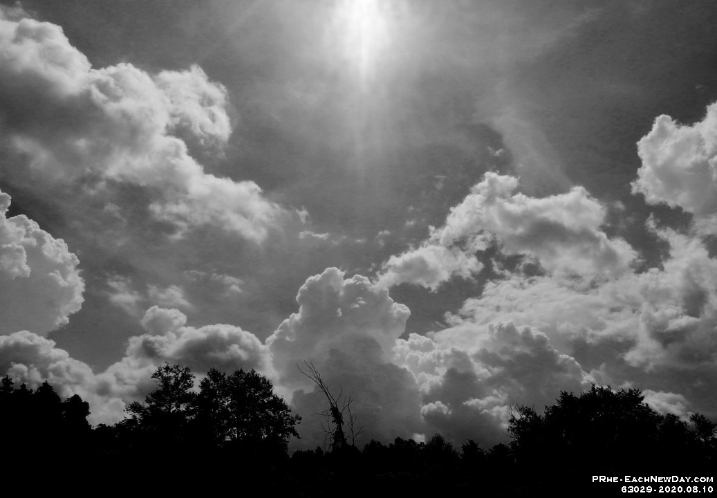 63029CrLeBw - Kayaking Lake Scugog out of View Lake